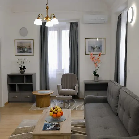 Anima Mea Old Town Apartments- Premium With Balcony